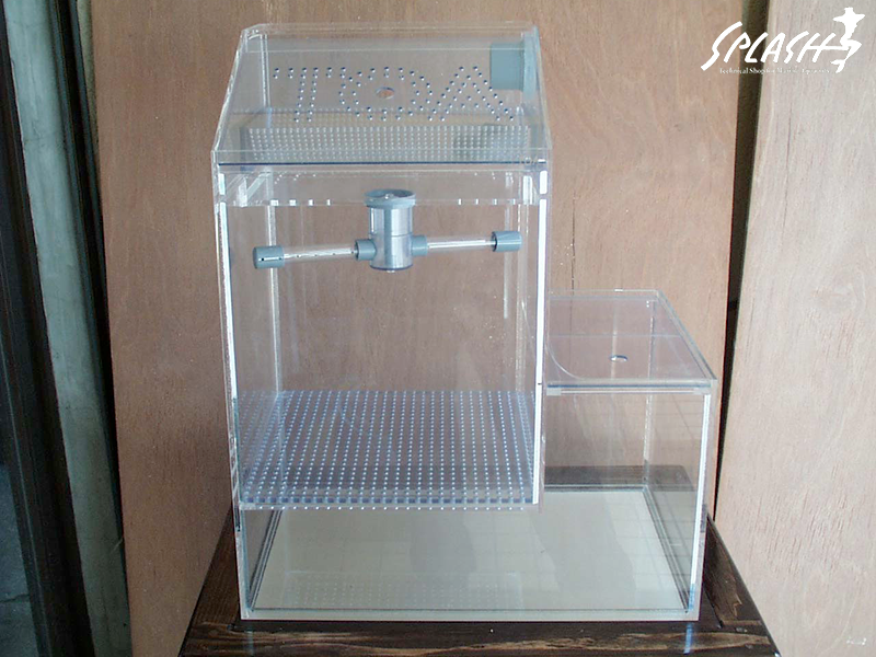 スプラッシュのオーバーフロー水槽は安心!安全!損害賠償保険にも加入済み