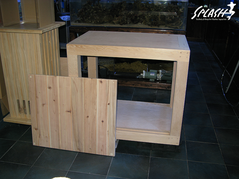 スプラッシュのオーバーフロー水槽は安心!安全!損害賠償保険にも加入済み