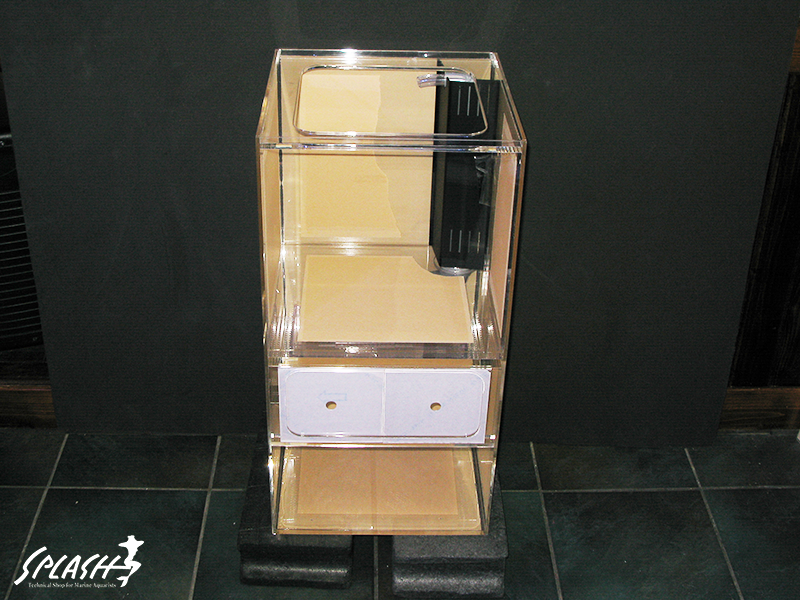 スプラッシュのオーバーフロー水槽は安心!安全!損害賠償保険にも加入済み